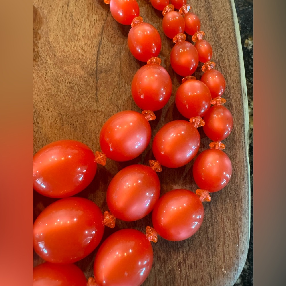 Elegant Orange Beaded Necklace - Picture 4 of 6